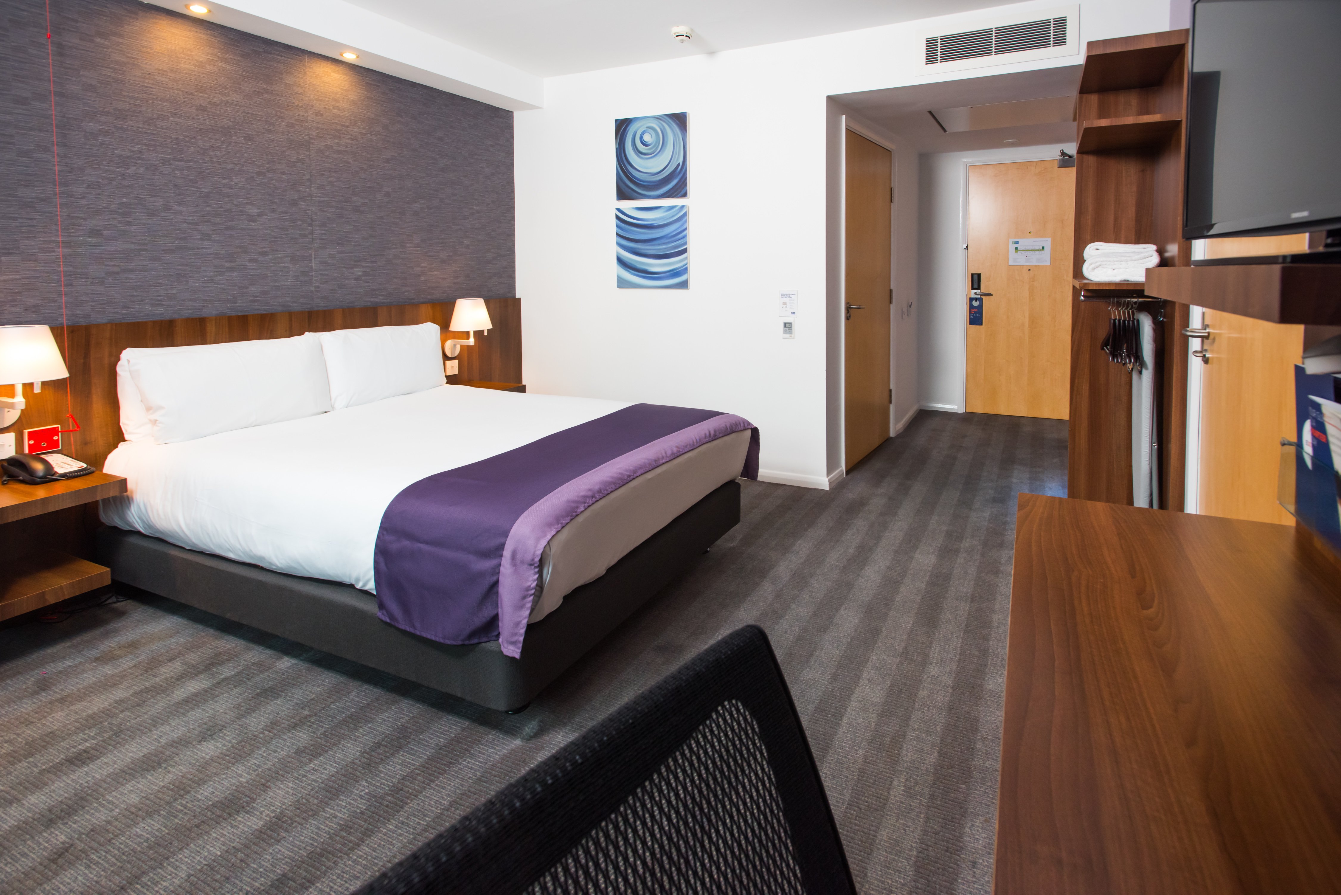 holiday inn express lincoln city centre an ihg hotel