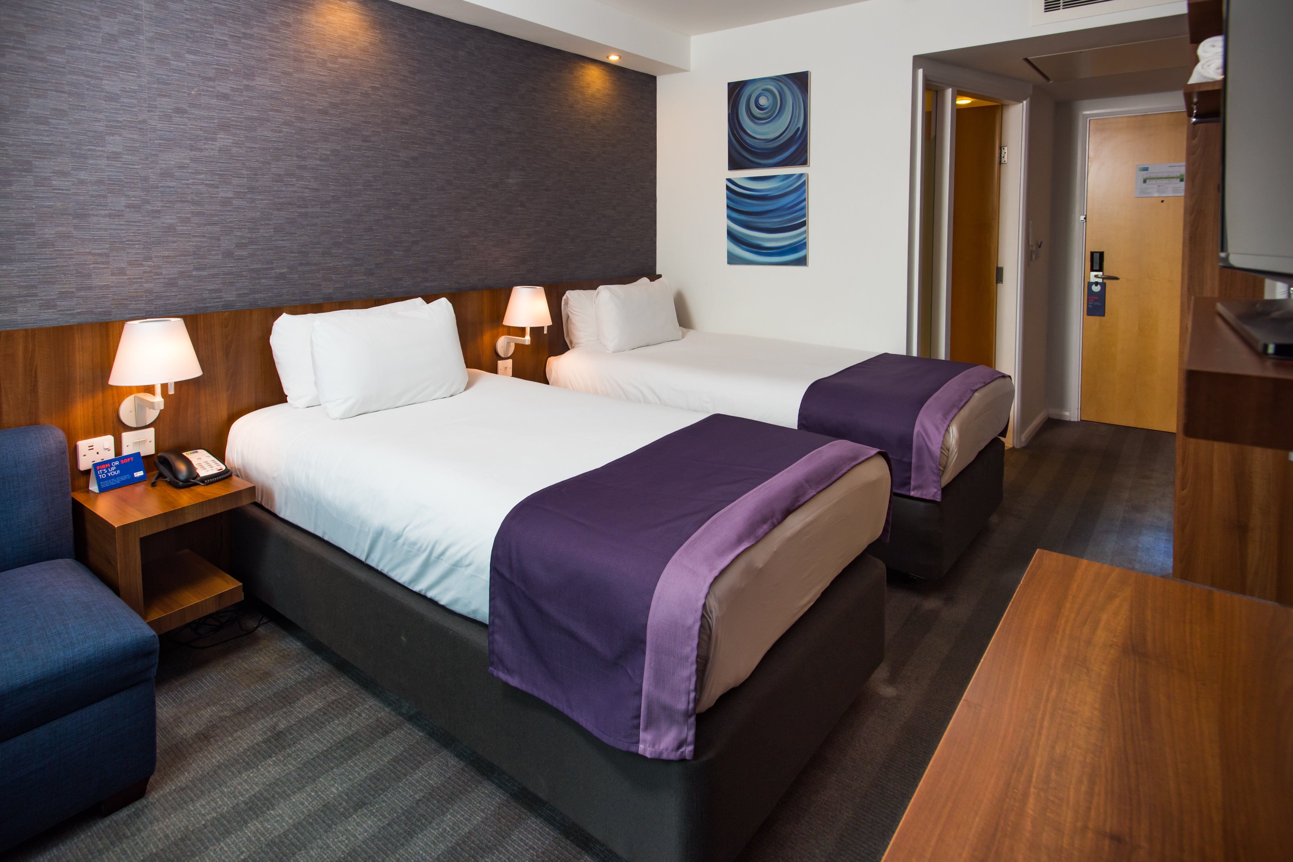 holiday inn express lincoln city centre an ihg hotel