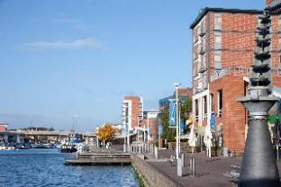 holiday inn express lincoln city centre an ihg hotel