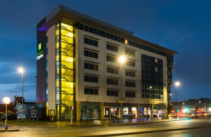 holiday inn express lincoln city centre an ihg hotel