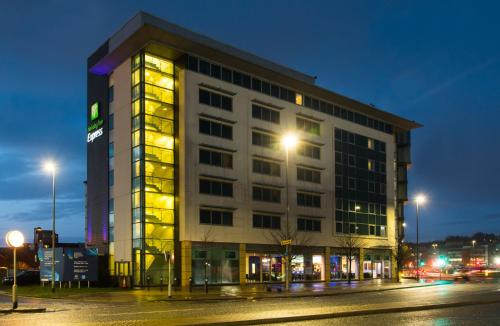 holiday inn express lincoln city centre an ihg hotel