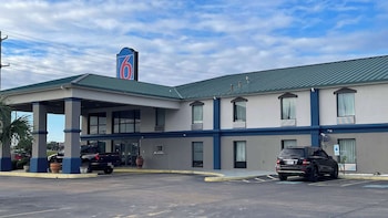 motel 6 canton ms