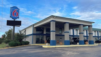 Motel 6 Canton, Ms,145 Soldier Colony Road,2 star