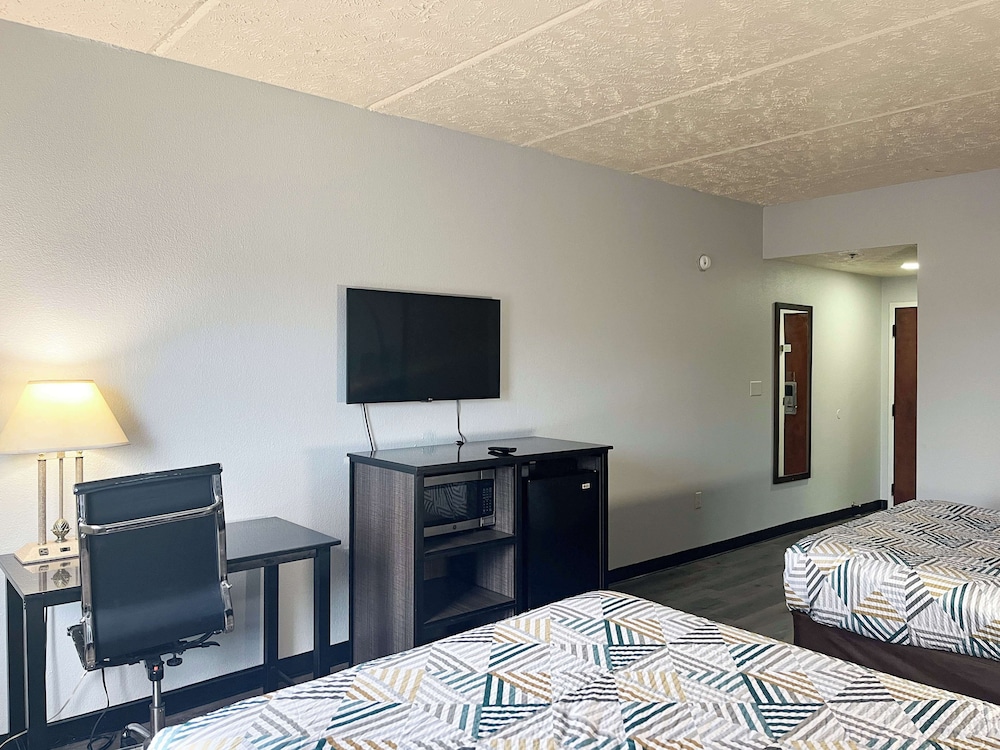 motel 6 canton ms