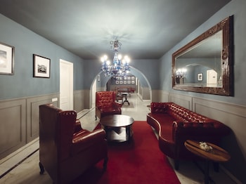 victoria mansion