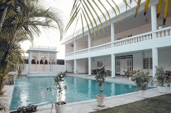 victoria mansion