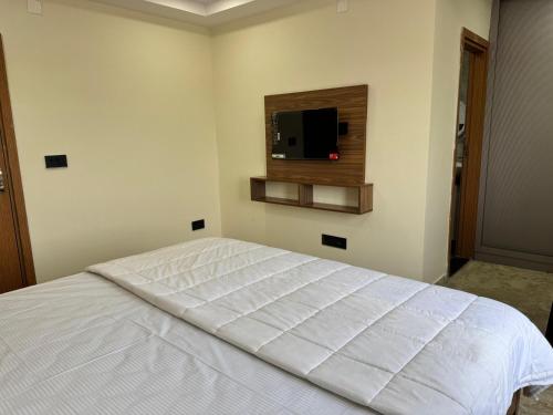 Hotel Madhava Residency,,3 star