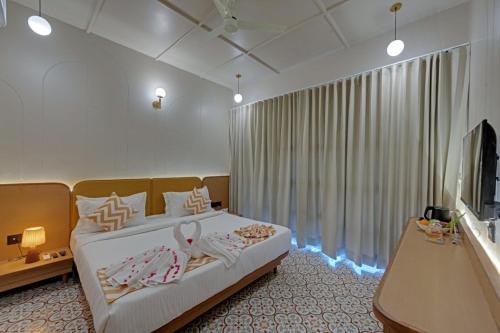 villa euphoria resort at statue of unity