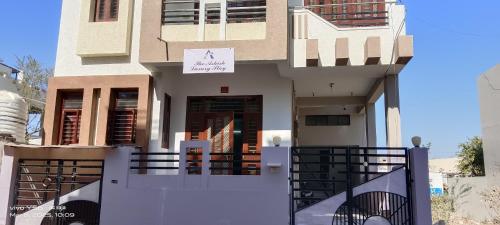 The Ashish Luxury Stay ,,3 star