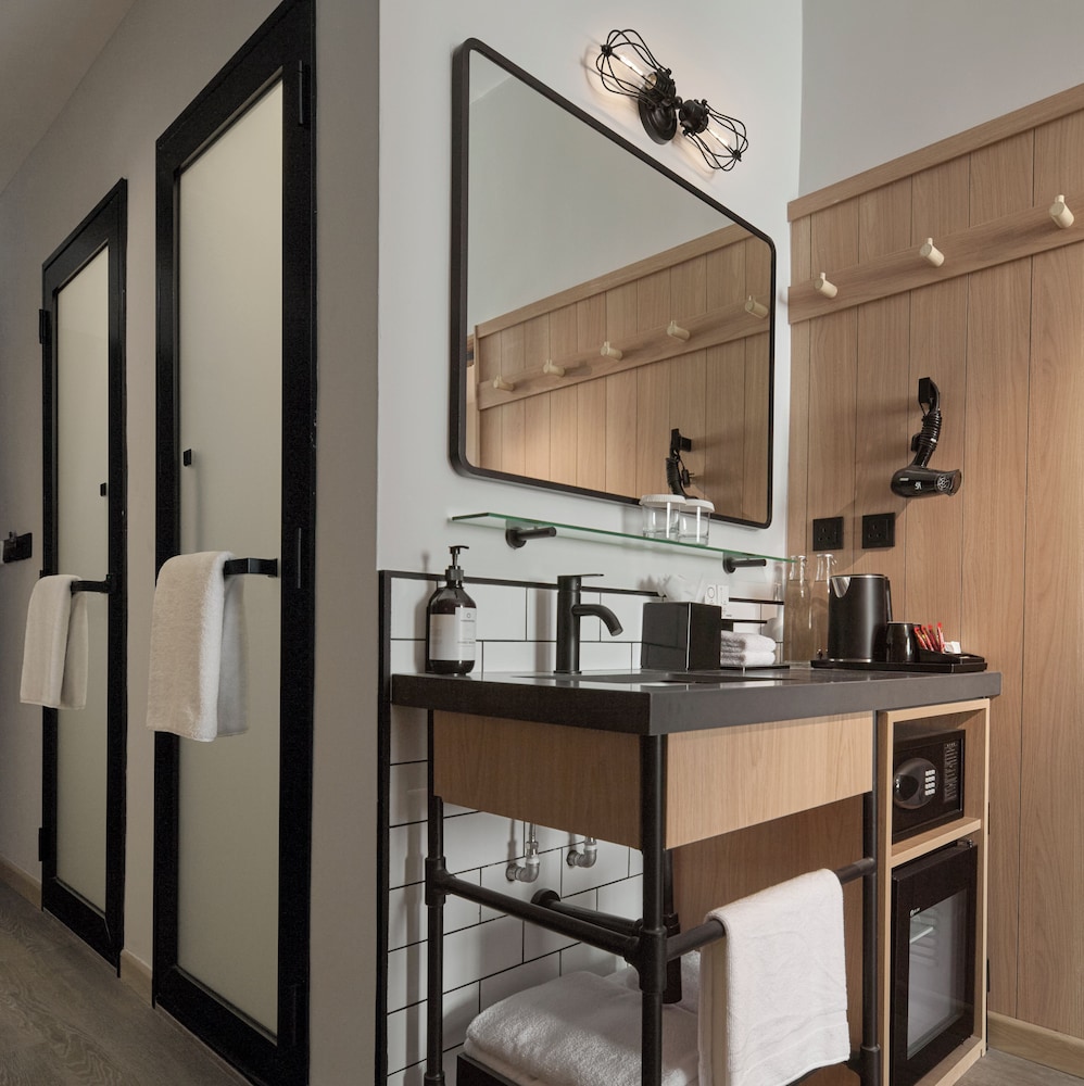 moxy kuala lumpur chinatown