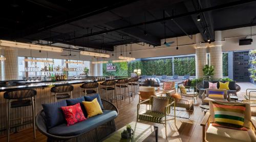 moxy kuala lumpur chinatown