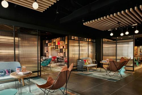 moxy kuala lumpur chinatown
