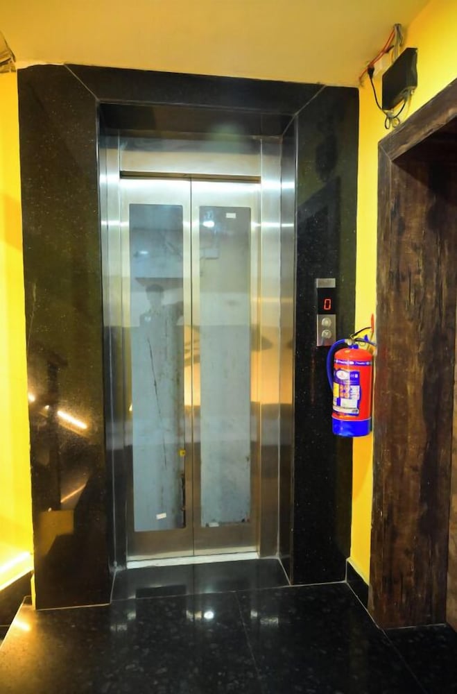 dhamstay hotel santosh inn near temple