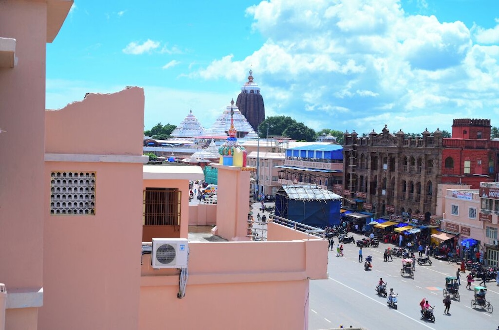 dhamstay hotel santosh inn near temple