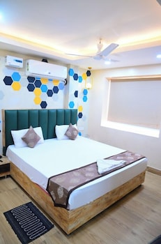 dhamstay hotel santosh inn near temple