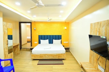 dhamstay hotel santosh inn near temple