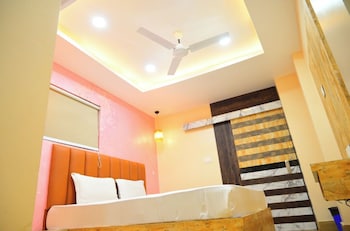 dhamstay hotel santosh inn near temple