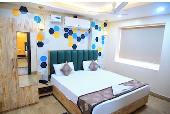 dhamstay hotel santosh inn near temple