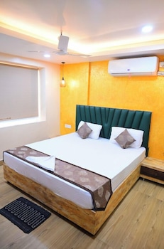 dhamstay hotel santosh inn near temple