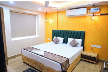 dhamstay hotel santosh inn near temple