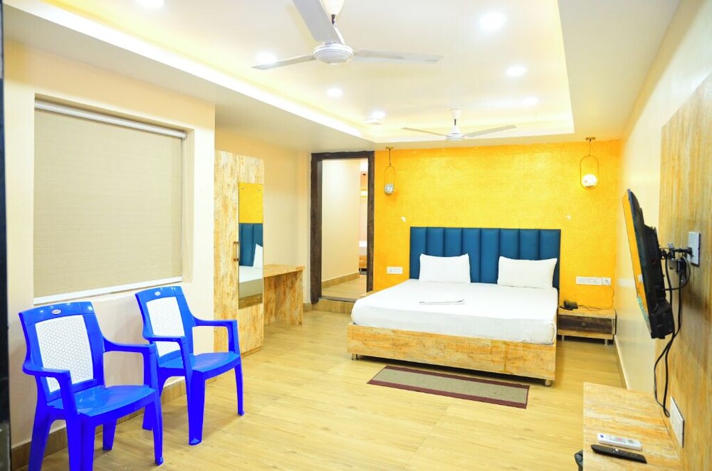 dhamstay hotel santosh inn near temple