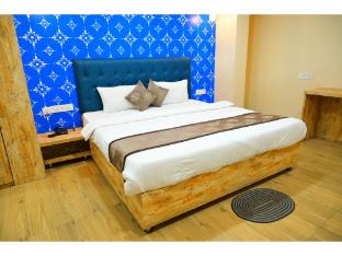 dhamstay hotel santosh inn near temple