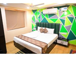 dhamstay hotel santosh inn near temple