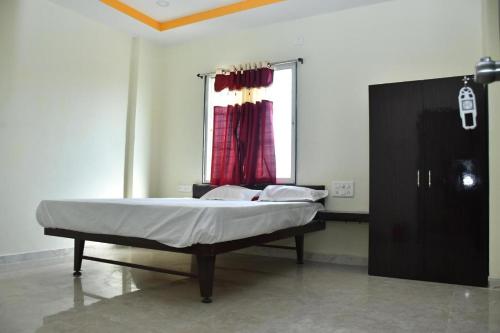 Hotel Kalika Residency - Akkalkot,,2 star
