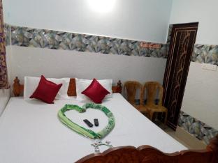 dhamstay hotel pranab sadan near beach
