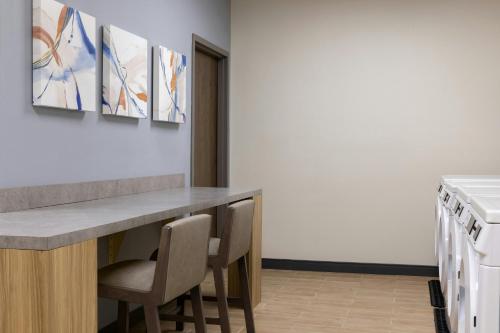 candlewood suites oakwood by ihg