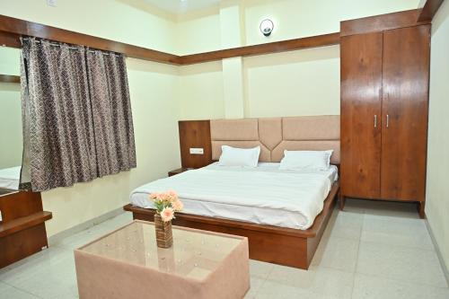 Indore Palace,,3 star