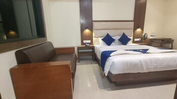 hotel ashraya international