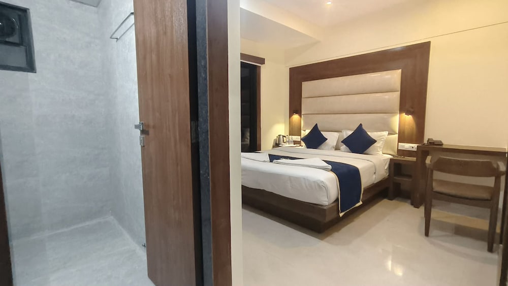 hotel ashraya international