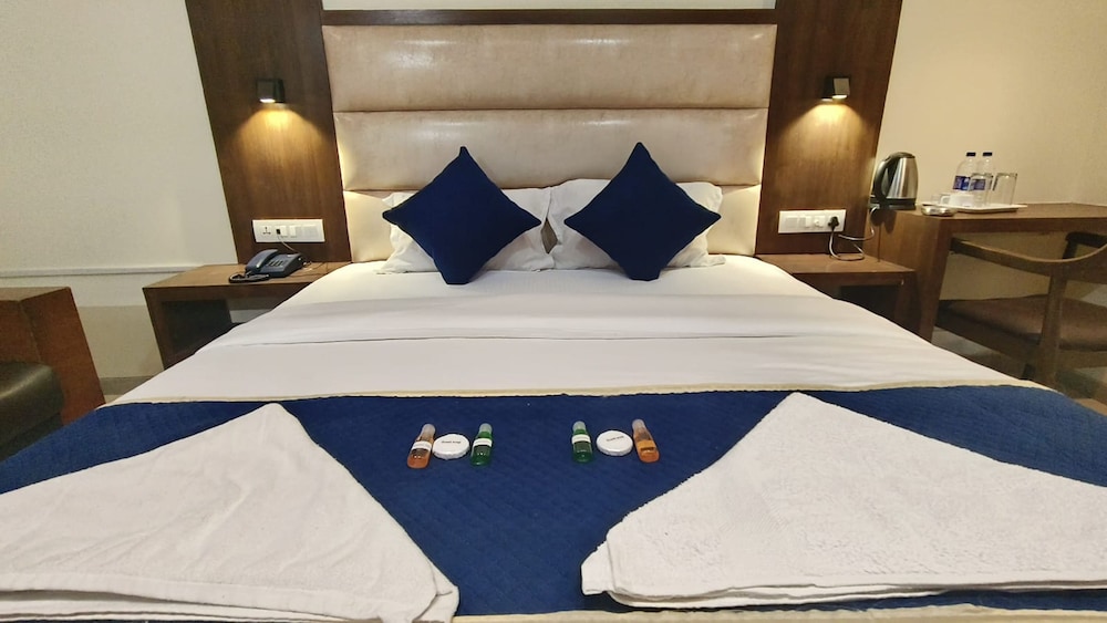 hotel ashraya international