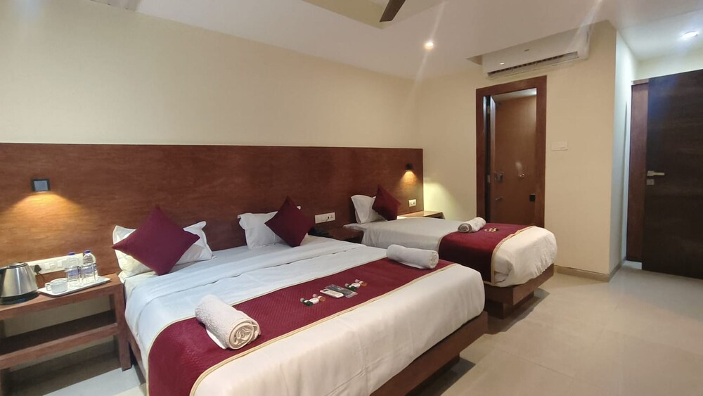 hotel ashraya international