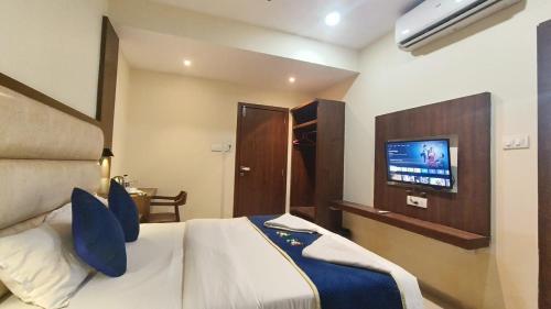 Hotel Ashraya International,,2 star