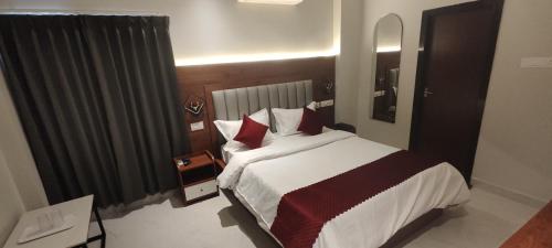 Vaishnavi Inn,,2 star