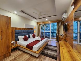 the cedar vatika hotel and restaurant