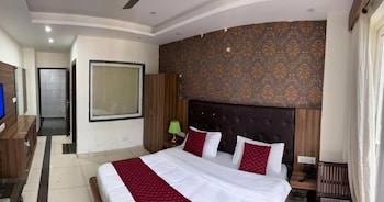 the cedar vatika hotel and restaurant