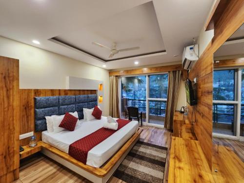 The Cedar Vatika Hotel & Restaurant,,2 star