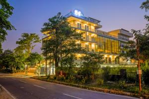 hotel urban oasis near millennium metro