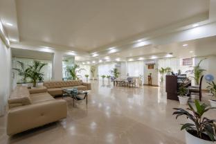 Hotel Urban Oasis Near Millennium Metro,,4 star