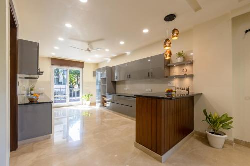 hotel urban oasis near millennium metro