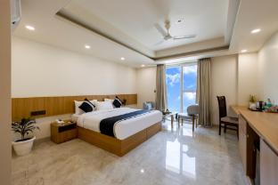 hotel urban oasis near millennium metro