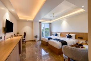 hotel urban oasis near millennium metro