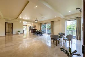 hotel urban oasis near millennium metro