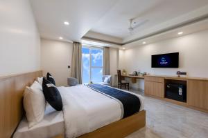 hotel urban oasis near millennium metro