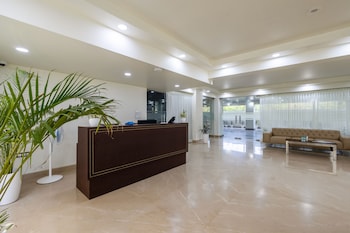 hotel urban oasis near millennium metro