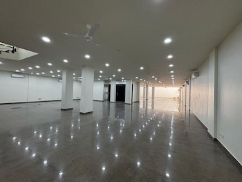 hotel urban oasis near millennium metro