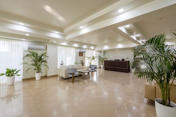 hotel urban oasis near millennium metro